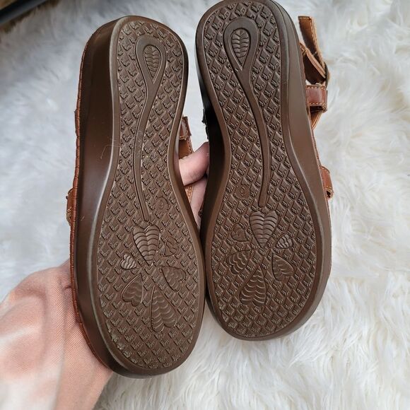 Emma Brooks Brown Sandals - Picture 3 of 4